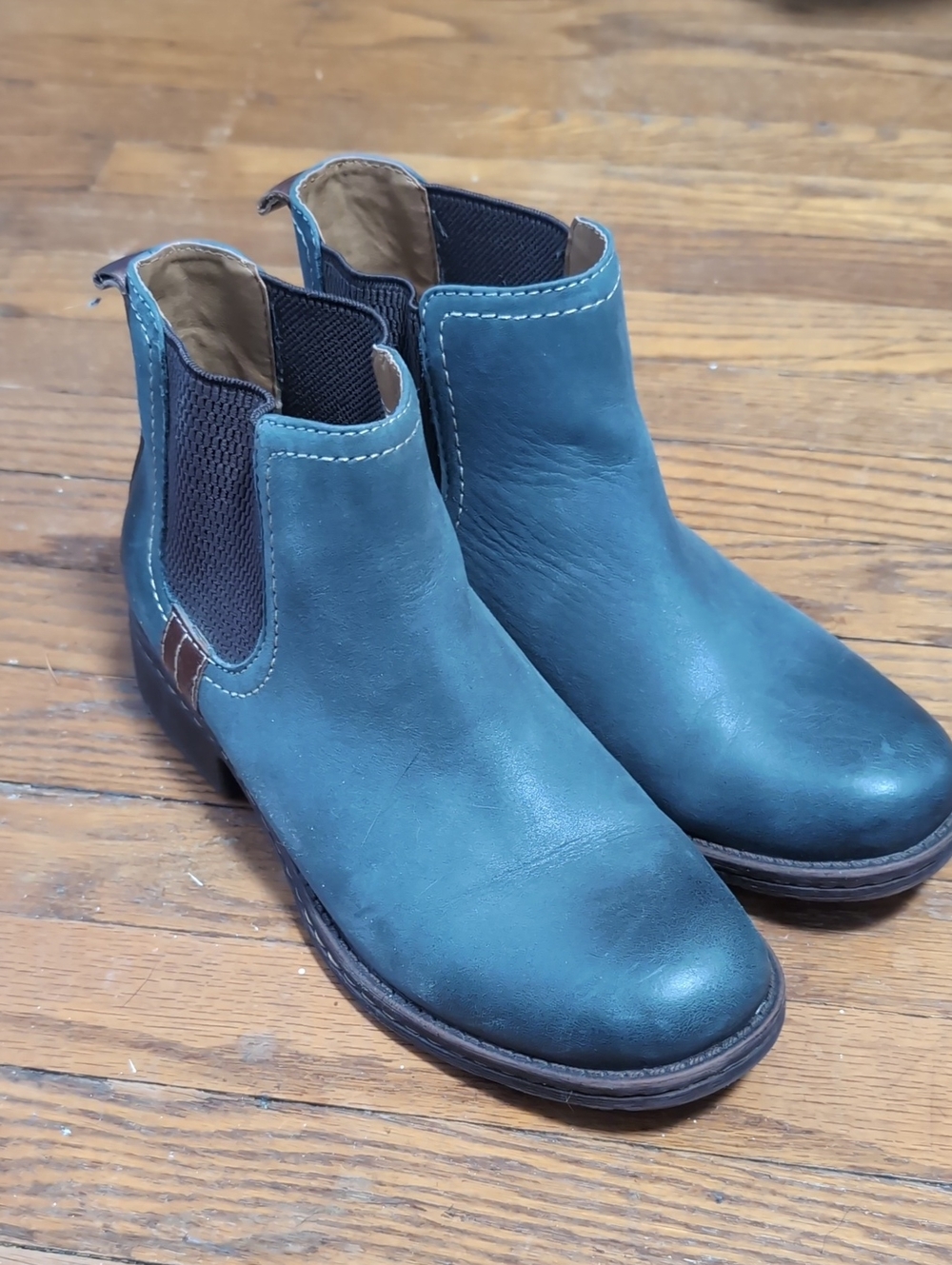 Comfortiva Align Dusty Blue Leather Chelsea Boots